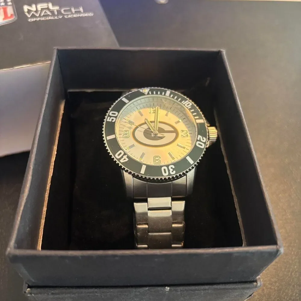 Unbranded Men's Black and Silver Watch